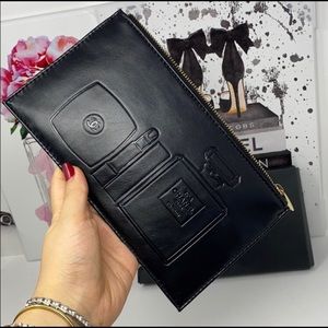 Chanel cosmetic bag (Beauty)
